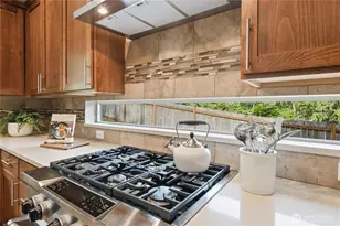 5726 Solana Ln NE, Bainbridge Island, WA 98110 - Photo 9
