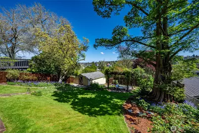 2822 23rd Avenue W, Seattle, WA 98199 - Photo 29
