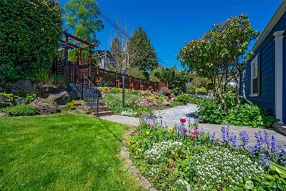 2822 23rd Avenue W, Seattle, WA 98199 - Photo 3