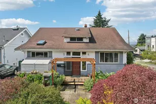 4817 Greenwood Ave N, Seattle, WA 98103 - Photo 1