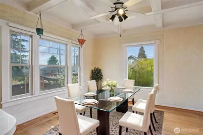 4817 Greenwood Avenue N, Seattle, WA 98103 - Photo 5