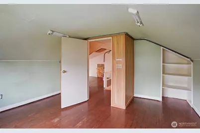 4817 Greenwood Avenue N, Seattle, WA 98103 - Photo 13