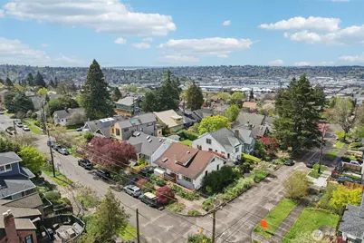 4817 Greenwood Avenue N, Seattle, WA 98103 - Photo 33