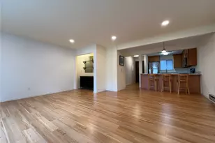 210 Boylston Ave E, Seattle, WA 98102 - Photo 21