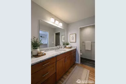 210 Boylston Avenue E #103, Seattle, WA 98102 - Photo 9
