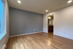 210 Boylston Ave E, Seattle, WA 98102 - Photo 27