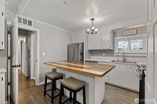 23121 Edmonds Way, Edmonds, WA 98020 - Photo 3