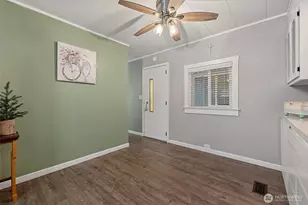 23121 Edmonds Way, Edmonds, WA 98020 - Photo 11
