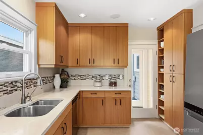 2514 Lake Park Drive S, Seattle, WA 98144 - Photo 11
