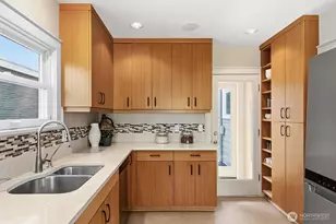2514 Lake Park Dr S, Seattle, WA 98144 - Photo 11
