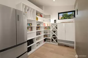 426 Wheeler St, Seattle, WA 98109 - Photo 9
