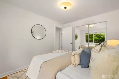 1315 102nd Avenue NE, Bellevue, WA 98004 - Photo 17