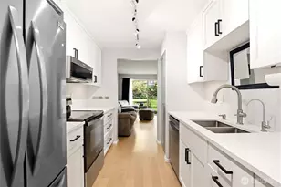 3957 NW Fairway Ln, Bremerton, WA 98312 - Photo 9
