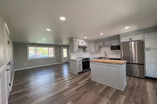 1104 NE 9th St, East Wenatchee, WA 98802 - Photo 5