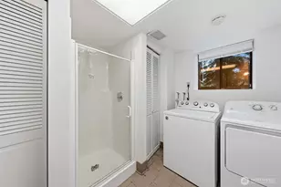13919 SE 3rd Pl, Bellevue, WA 98005 - Photo 19