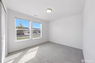 1032 W Sequoia Rd, Moses Lake, WA 98837 - Photo 3