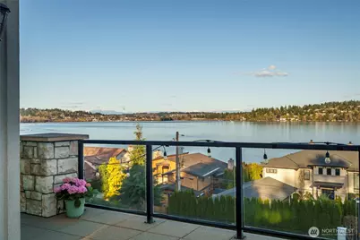 15517 Lake Shore Boulevard NE, Lake Forest Park, WA 98155 - Photo 3