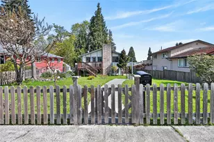 313 W 14th St, Port Angeles, WA 98362 - Photo 3