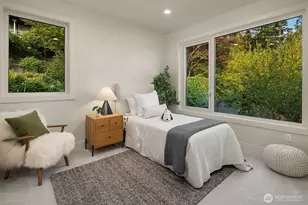 8243 W Mercer Way, Mercer Island, WA 98040 - Photo 31