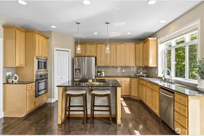 7602 Huckleberry Way SE, Snoqualmie, WA 98065 - Photo 9