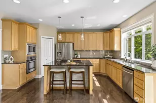 7602 Huckleberry Way SE, Snoqualmie, WA 98065 - Photo 9