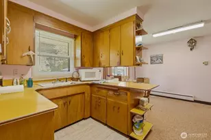 2014 Ocean Beach Hwy, Longview, WA 98632 - Photo 9