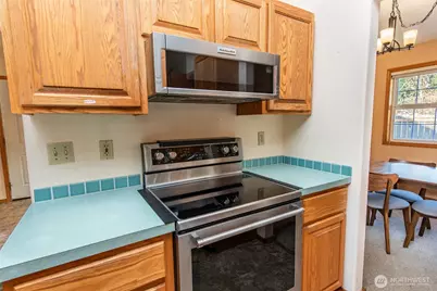 2010 Westview Dr, Port Angeles, WA 98363 - Photo 11
