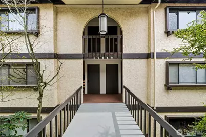 17918 23rd Lane NE #302, Shoreline, WA 98155 - Photo 3