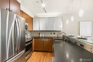 3104 Western Ave, Seattle, WA 98121 - Photo 9