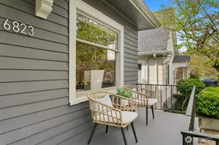 6823 16th Ave NE, Seattle, WA 98115 - Photo 3