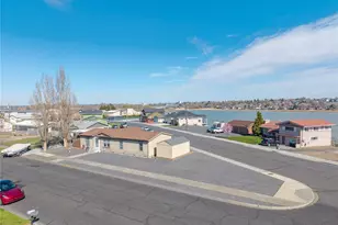 1341 W Columbia Ave, Moses Lake, WA 98837 - Photo 3