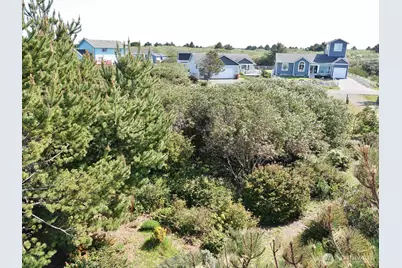 1056 1057 Greenview Avenue SW, Ocean Shores, WA 98569 - Photo 19