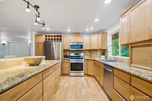 20210 107th Ave NE, Bothell, WA 98011 - Photo 9