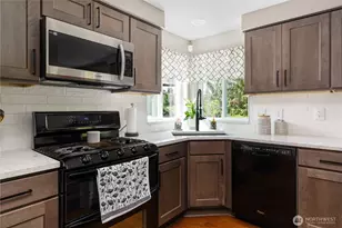 423 S 32nd Pl, Mount Vernon, WA 98274 - Photo 11