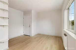 7618 Greenwood Ave N, Seattle, WA 98103 - Photo 3