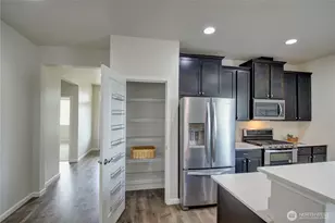3224 Loch Ness Loop, Mount Vernon, WA 98273 - Photo 3