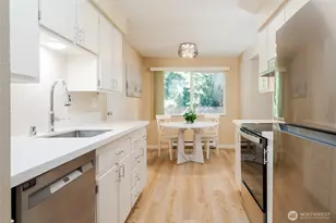 17302 NE 45th St, Redmond, WA 98052 - Photo 7