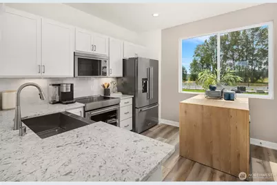2528 160th Street NE, Marysville, WA 98271 - Photo 5