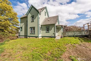 318 W 8th St, Port Angeles, WA 98362 - Photo 13