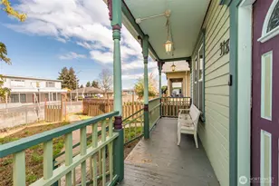 318 W 8th St, Port Angeles, WA 98362 - Photo 11
