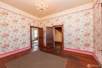 318 W 8th Street, Port Angeles, WA 98362 - Photo 29