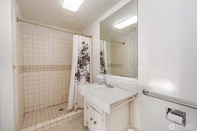 318 W 8th Street, Port Angeles, WA 98362 - Photo 23