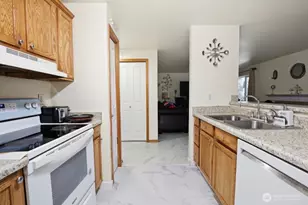 1009 112th St SE, Everett, WA 98204 - Photo 7