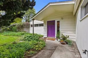 10434 NE 17th St, Bellevue, WA 98004 - Photo 3