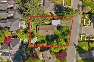 10434 NE 17th St, Bellevue, WA 98004 - Photo 33