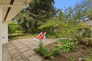 10434 NE 17th St, Bellevue, WA 98004 - Photo 25