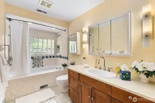 10434 NE 17th St, Bellevue, WA 98004 - Photo 19