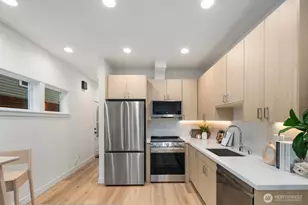 1004 48th St, Seattle, WA 98103 - Photo 3
