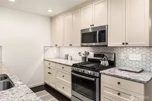 20819 NE 25th St, Sammamish, WA 98074 - Photo 13