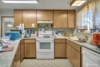 815 E 60th Street, Tacoma, WA 98404 - Photo 11